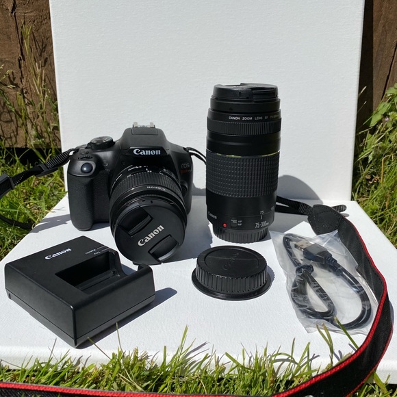 Canon camera - Picture 2 of 3